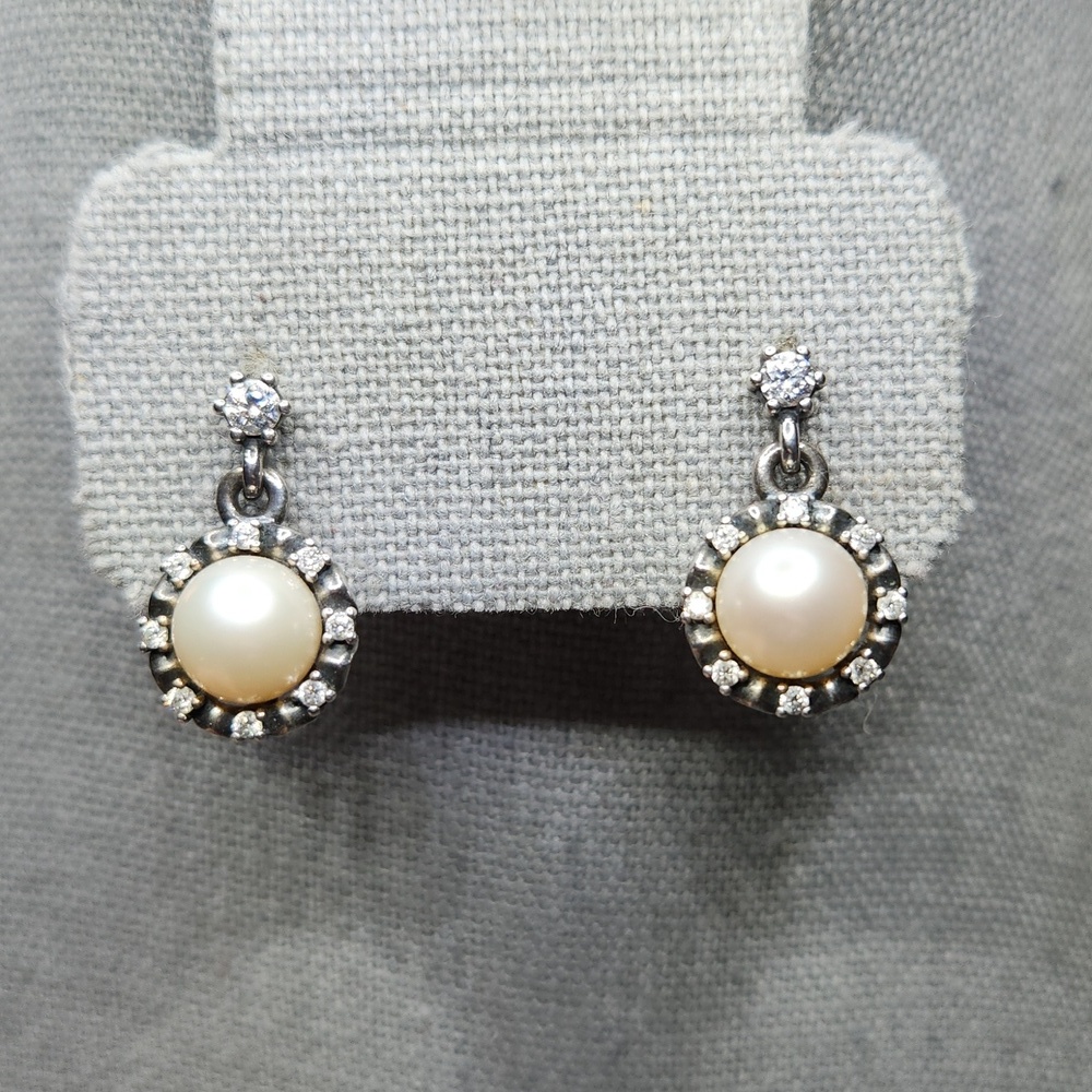 Pandora fresh water pearl everlasting grace earrings